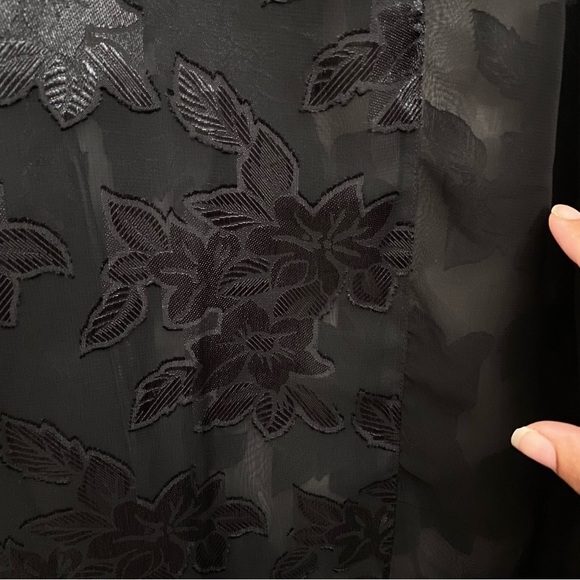 Vintage Victoria’s Secret Sheer Floral Robe Size S - Picture 6 of 13